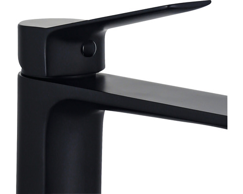 Černá umyvadlová baterie do koupelny