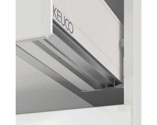Detailní záběr výsuvu zásuvky Keuco