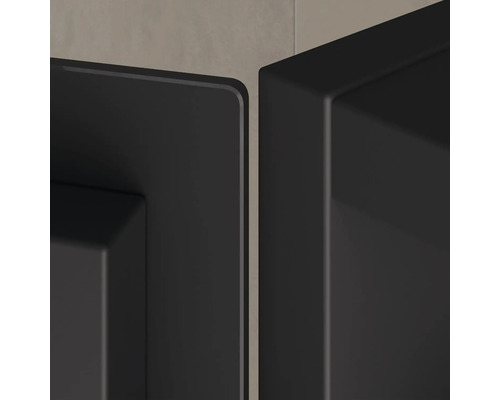 Detail dvou kusů černého koupelnového nábytku