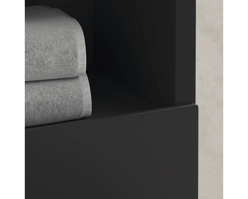 Koupelnová skříňka s ručníky