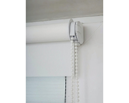 Okenní roleta s řetízkovým ovládáním pro regulaci světla
