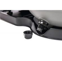 Detailní pohled na vypouštěcí kohout tlakové nádoby s uzávěrem