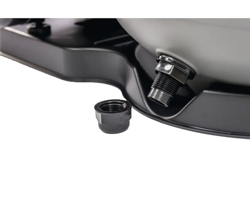 Detailní pohled na vypouštěcí kohout tlakové nádoby s uzávěrem