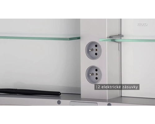 Dvě zásuvky v koupelnové skříňce