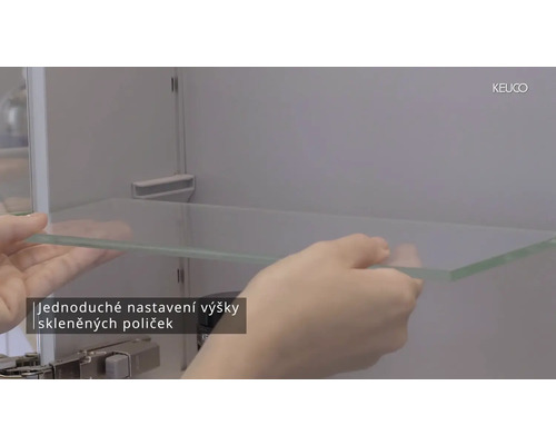 Instalace skleněné police do koupelnové skříňky