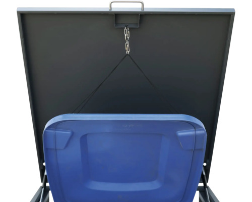 Otevřené víko popelnice s řetězem a popelnice