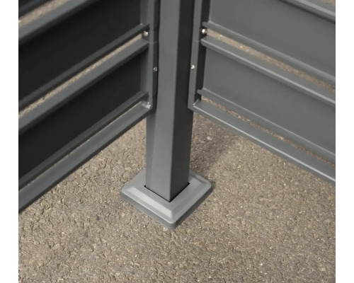 Detail sloupku plotu se základem