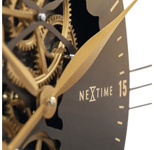 Nástěnné hodiny Nextime se zlatými ručičkami a viditelným hodinovým strojkem