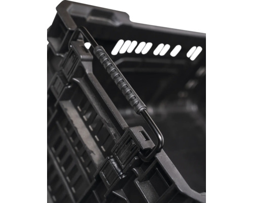 Detailní pohled na černou plastovou skládací krabici s rukojetí