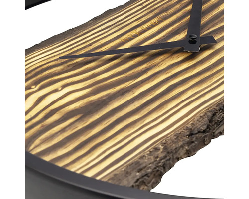 Dřevěné nástěnné hodiny s ručičkami