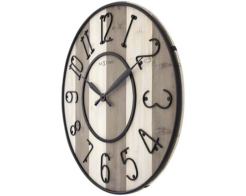 Nástěnné hodiny Nextime ze dřeva s kovovými ručičkami a číslicemi