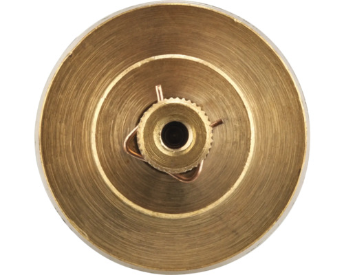 Pohled shora na kovovou hlavici sprinkleru