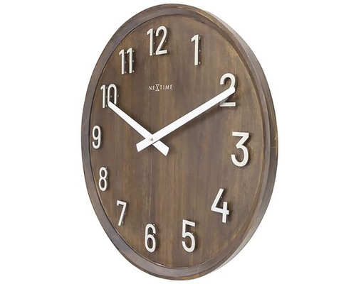 Dřevěné nástěnné hodiny s číslicemi