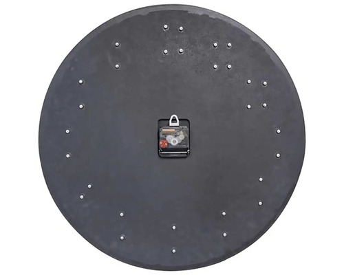 Zadní strana kulatých nástěnných hodin se strojkem