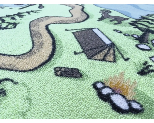 Koberec s motivem kempu