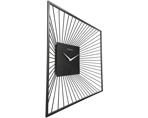 Nástěnné hodiny se čtvercovým designem a paprskovitými liniemi