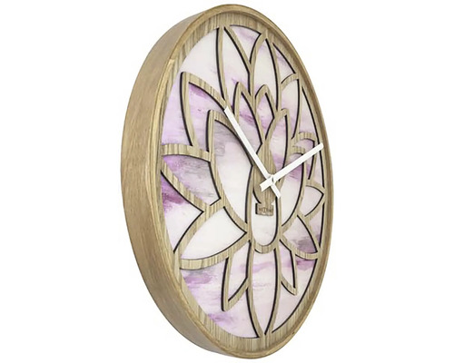 Dekorativní dřevěné nástěnné hodiny s abstraktním tvarem a bílými ručičkami