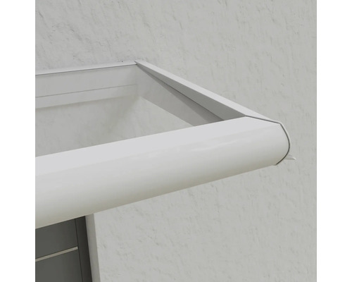 Detail stříšky nad dveřmi
