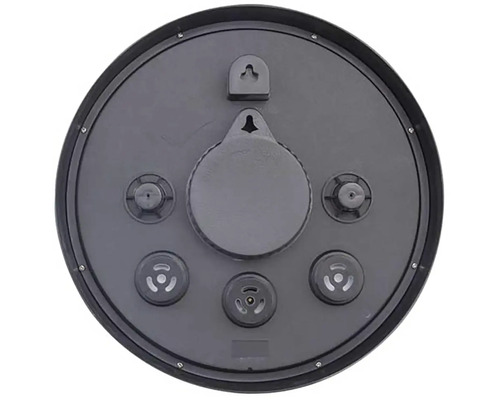 Zadní strana nástěnných hodin se závěsem