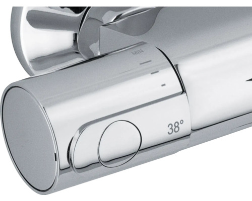 Detail vodovodní baterie s nastavením teploty na 38 stupňů