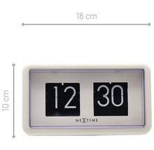 Stolní hodiny Nextime s digitálním zobrazením času o rozměrech 18 krát 10 cm.