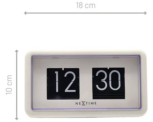 Stolní hodiny Nextime s digitálním zobrazením času o rozměrech 18 krát 10 cm.