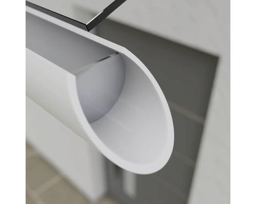 Půlkulatý, bílý plastový okap