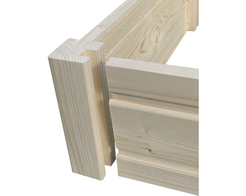 Detail dřevěné stěny s perem a drážkou