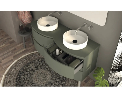 Dvojité umyvadlo se skříňkou, kulatá umyvadla na desku a otevřená zásuvka v koupelně