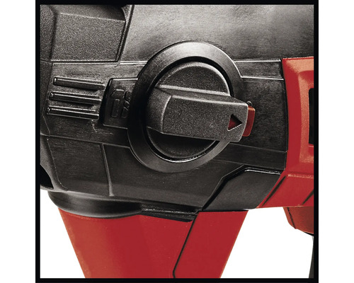 Detailní záběr otočného spínače na elektrickém nářadí