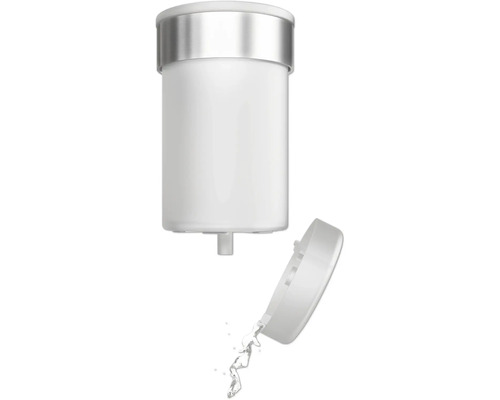 Dávkovač mýdla s otevřeným víkem a vytékající tekutinou