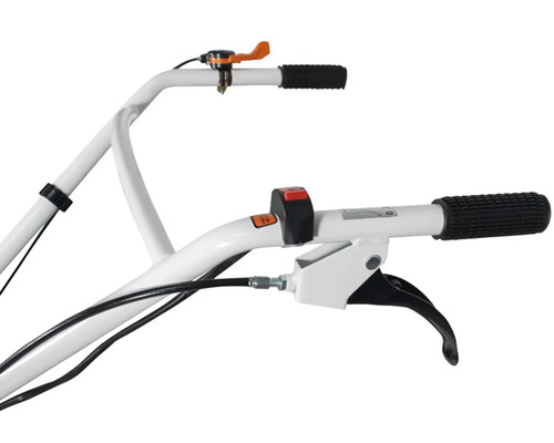 Detailní pohled na ovládací prvky kultivátoru