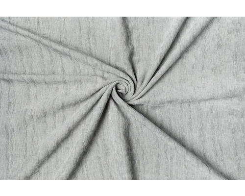 Šedá látka se záhyby