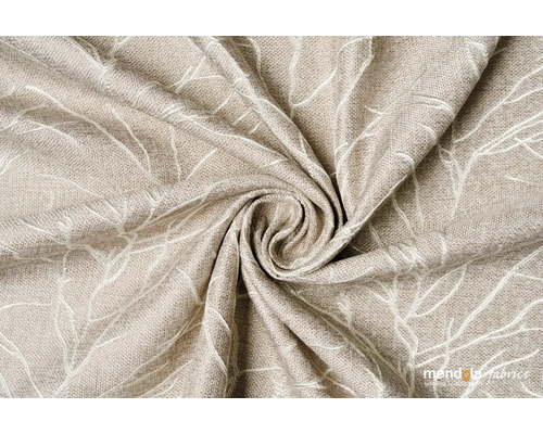 Detail dekorační látky s listovým vzorem