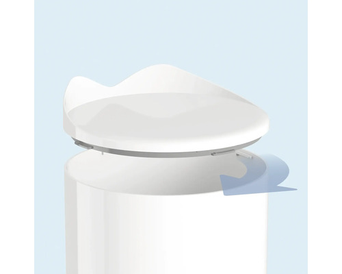 WC sedátko s automatickým sklápěním na toaletě