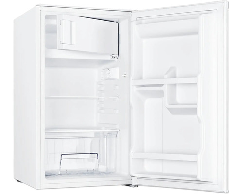 Otevřená malá bílá chladnička s policemi