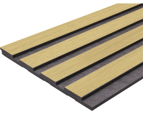 Akustický panel s dřevěnými lamelami na plstěném podkladu