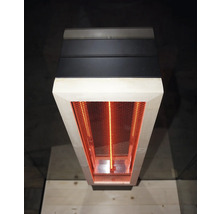 Infrazářič s dřevěným rámem a ochrannou mřížkou