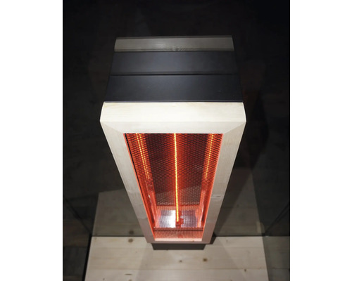 Infrazářič s dřevěným rámem a ochrannou mřížkou