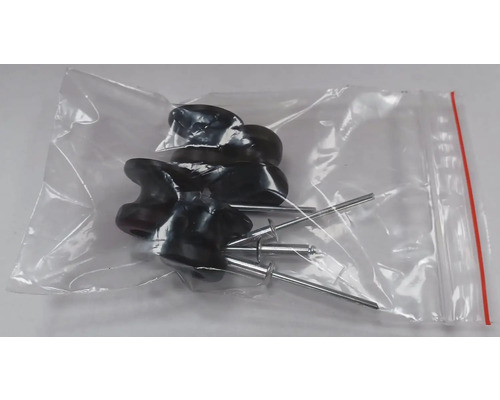 Průhledné balení s nýty a koncovkami