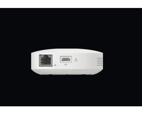 Zadní strana zesilovače WiFi s ethernetovým portem, USB portem a resetovacím tlačítkem.