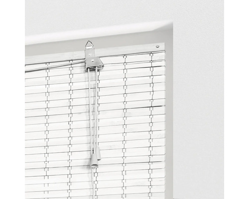 Detailní záběr žaluzie před oknem