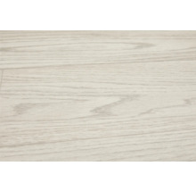 Detail laminátové podlahy s dřevěným vzhledem