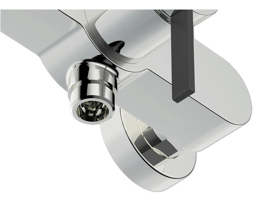 Detailní pohled na vodovodní baterii s výtokem a pákou