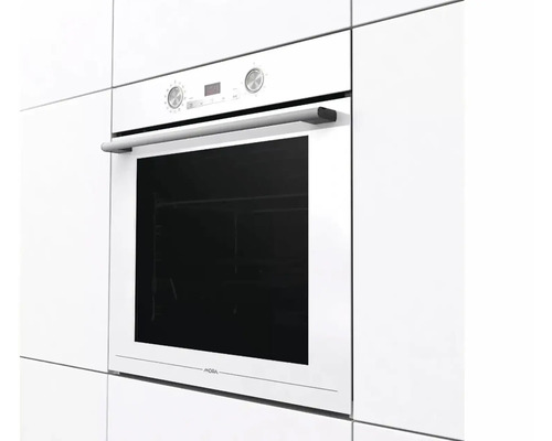 Bílá vestavná trouba v kuchyňské lince