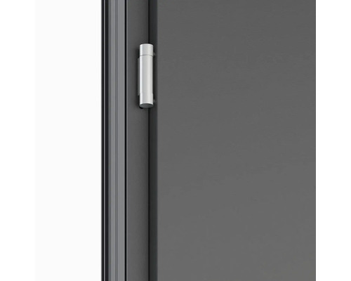 Detailní pohled na dveřní závěs na dveřích