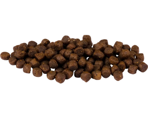 Hnědé, lisované suché krmivo pro zvířata