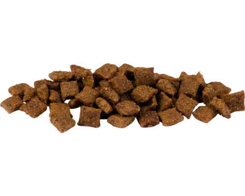 Hromada suchého krmiva pro psy čtvercového tvaru