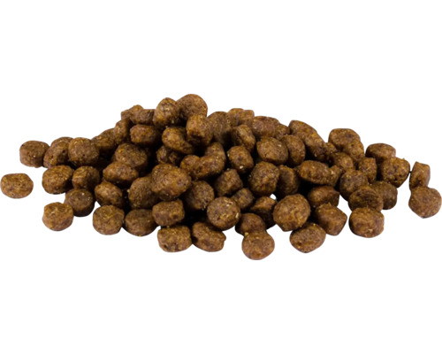 Hromada suchého krmiva pro domácí zvířata