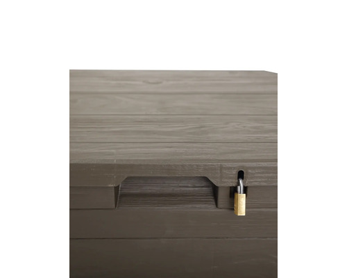 Zahradní truhla s visacím zámkem